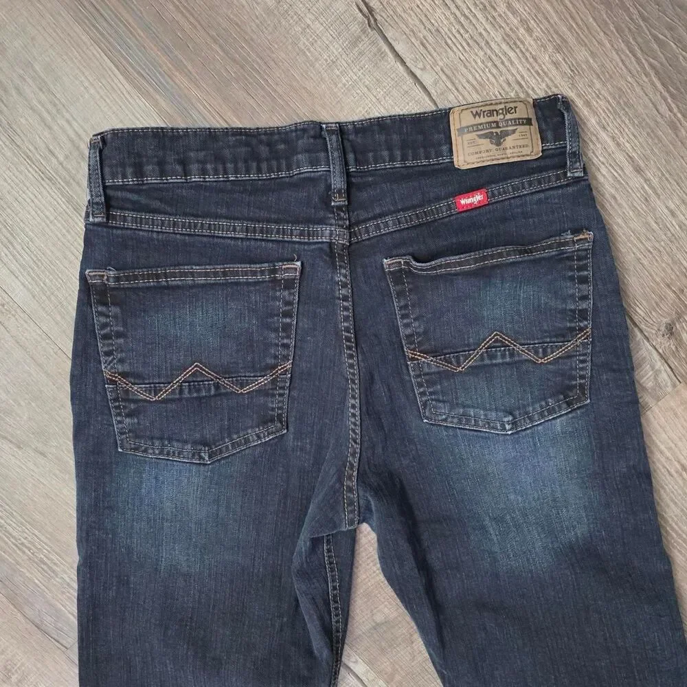 Wrangler Men Jeans 30x32 Dark Wash Slim Straight Denim Pants Whiskered Classic